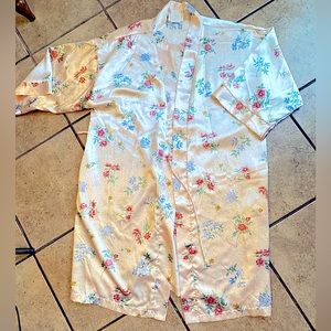 Vintage satin robe